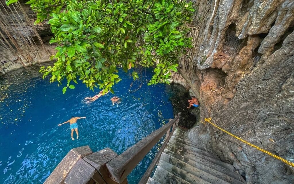 Cenote Yaal Utzil stairs