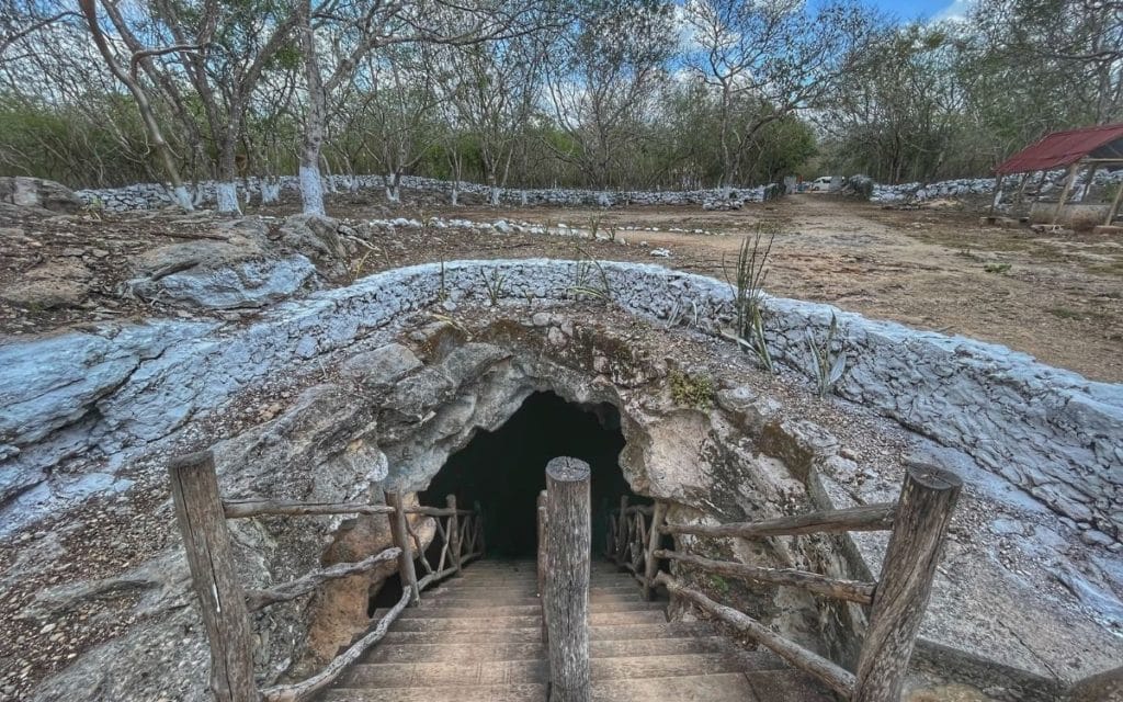 Cenote Sambula entrance stairs