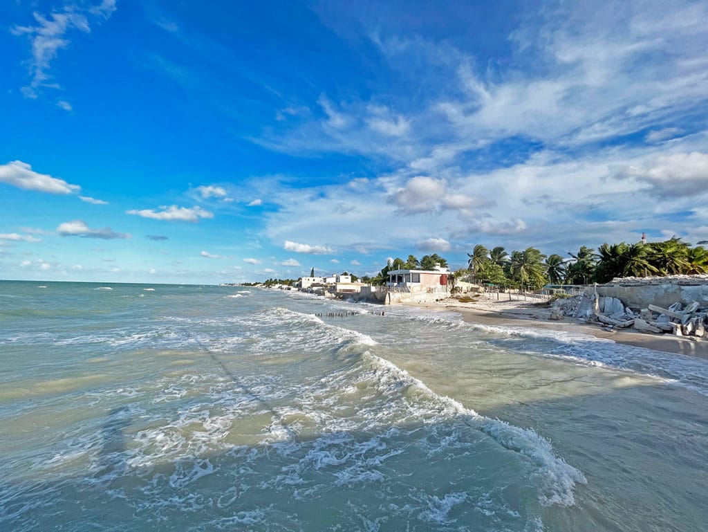 Chuburna' beach in town 