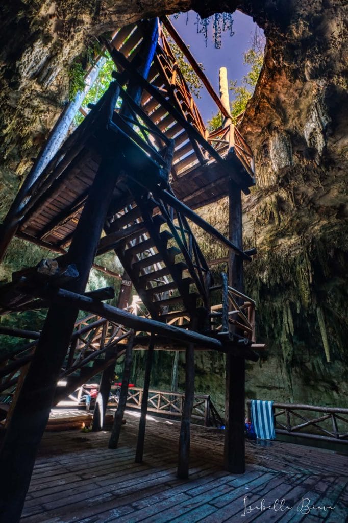 Santa Barbara Chacksinkin cenote stairs