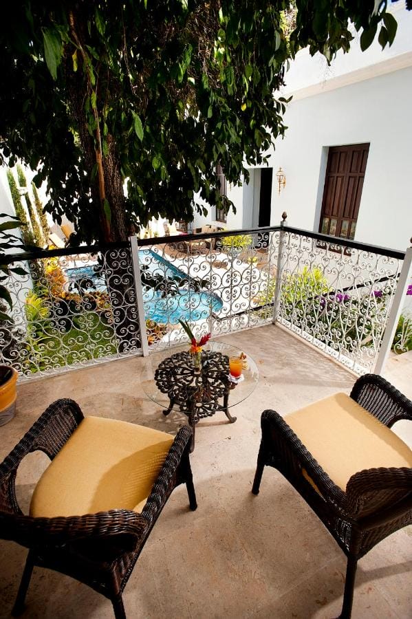 Casa Azul courtyard Overview