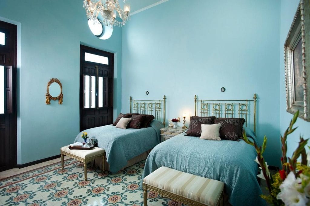 Casa Azul room