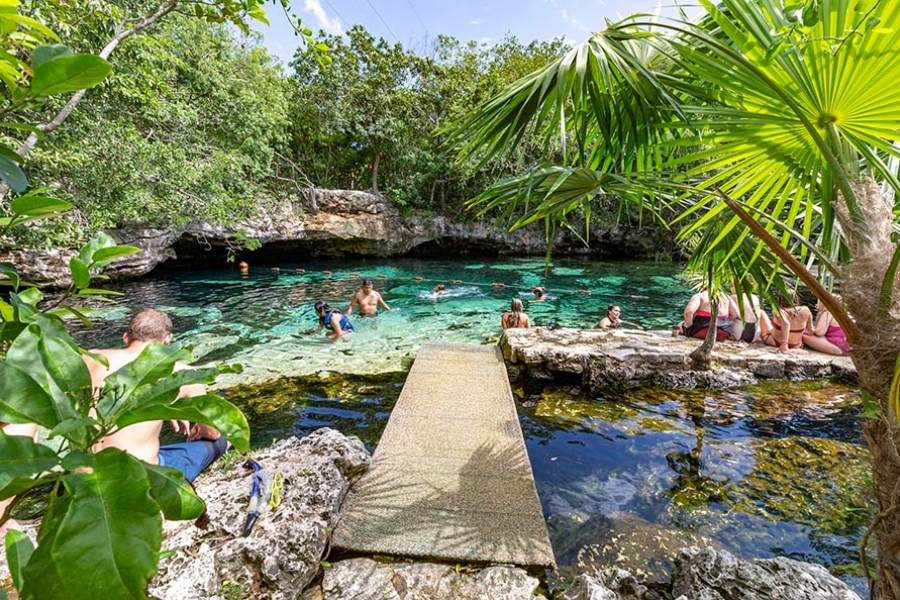 Cenote Azul walk away