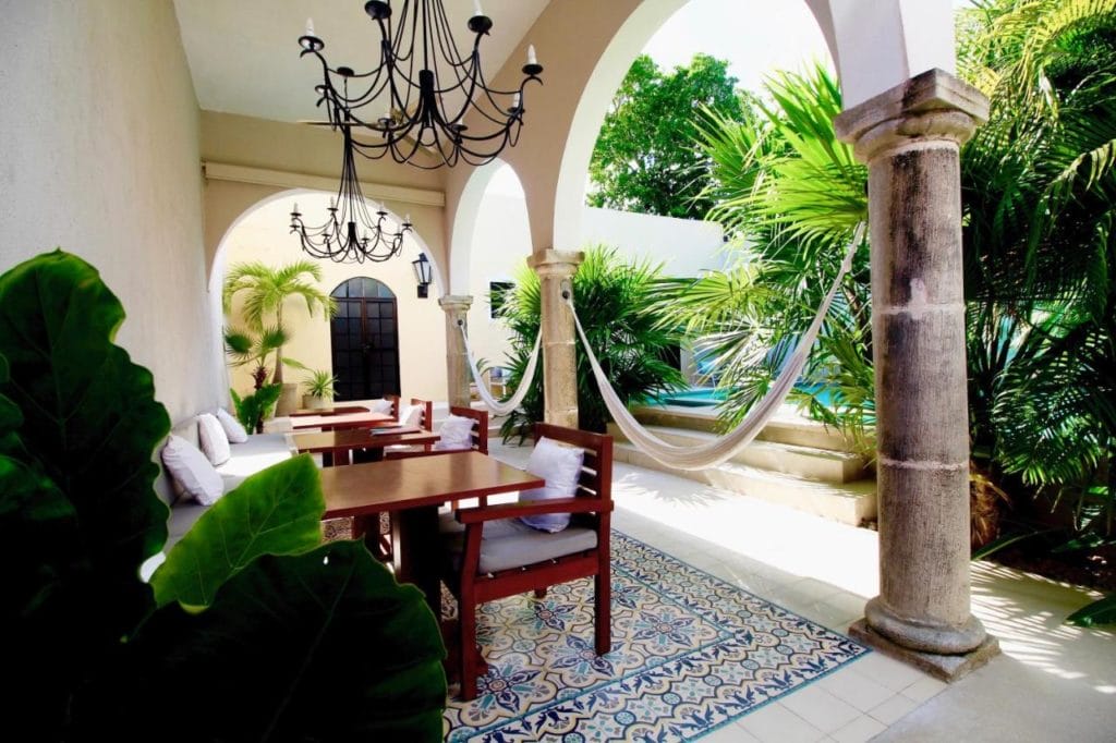 Diplomat boutique hotel courtyard
