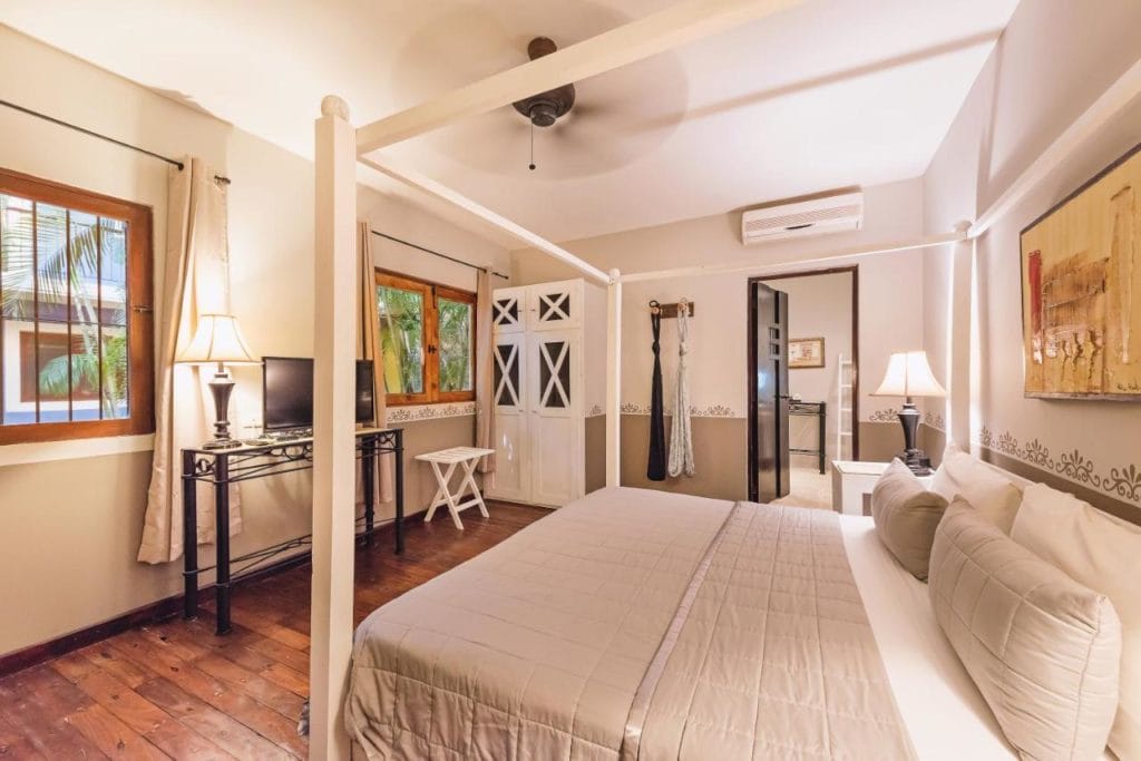 Hotel Hacienda bedroom