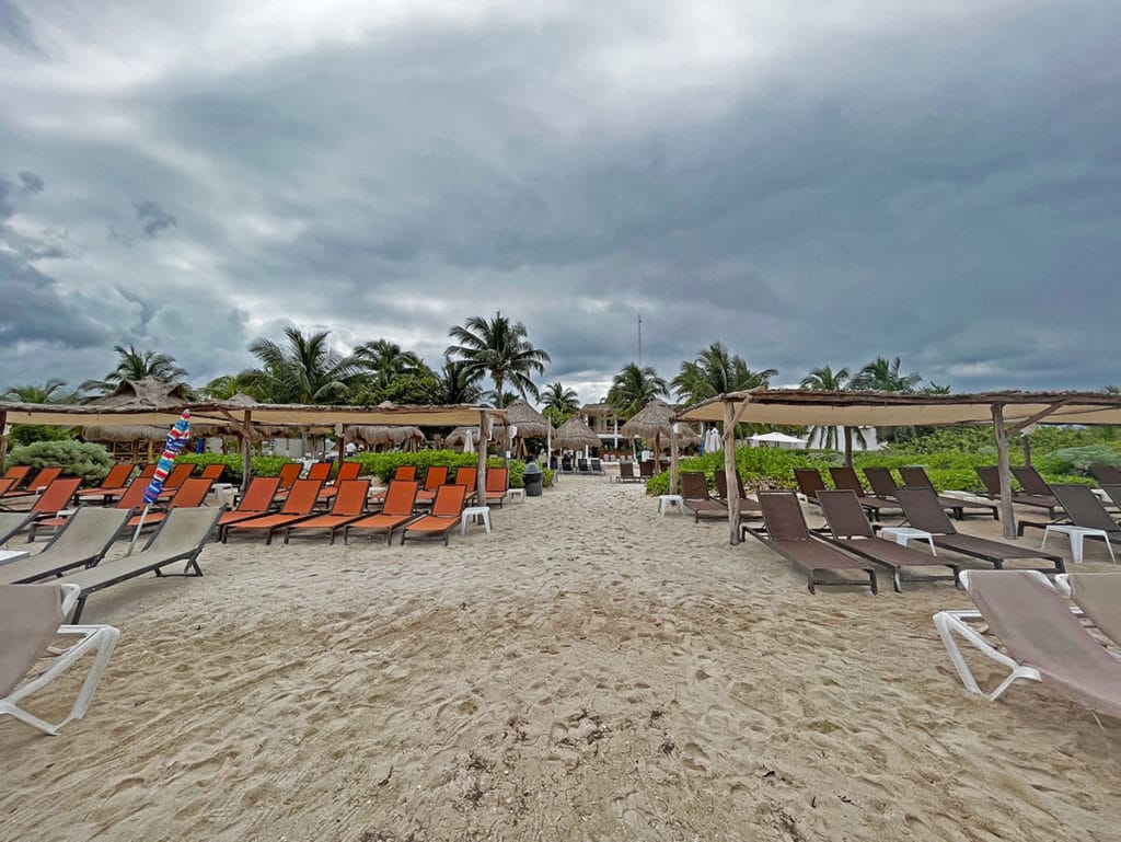 komo komo beach club