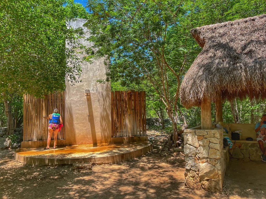 Santa Barbara Cascabel Cenote shower