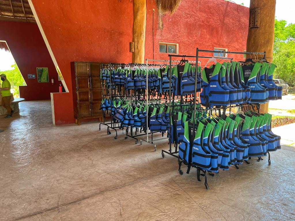 Santa Barbara Cenotes lifejackets